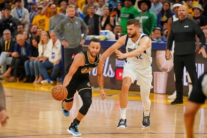 就带着对纽 就带着对纽